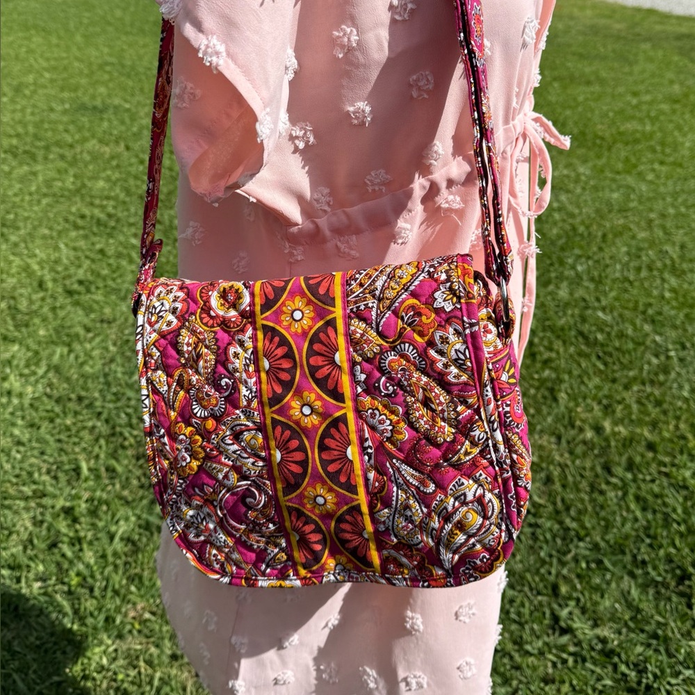 Stephanie Dawn quilted messenger bag crossbody adjustable “like” [Vera Bradley] - Picture 4 of 9